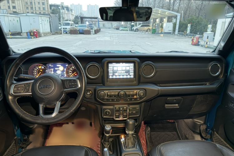 Used Jeep Wrangler 2019 2.0T Sahara Four-Door Version China VI Emission Standard