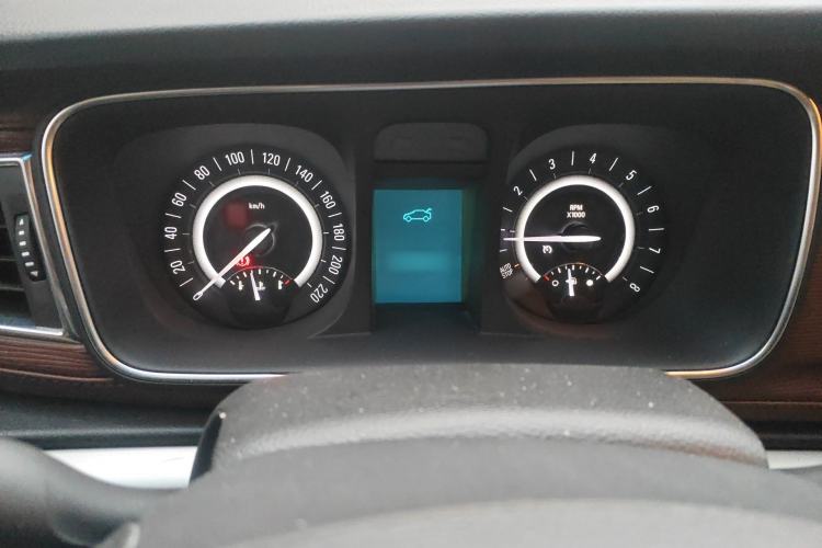 Used Buick GL8 2018 28T Luxury Model China VI Standard