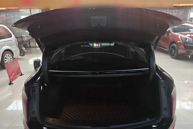 Used Hongqi E-QM5 2022 431 km Charge & Enjoy Edition Trunk