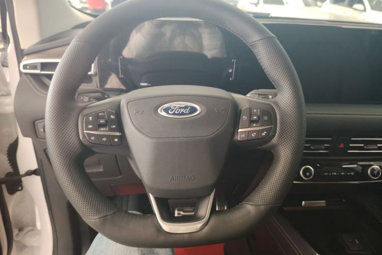 Used Ford Edge 2021 PLUS EcoBoost 245 Two-Wheel-Drive Titanium 7-Seater
