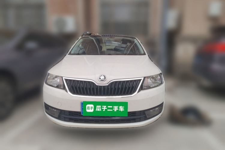Used Skoda Rapid Spaceback 2014 1.6L Automatic Enjoyment Edition