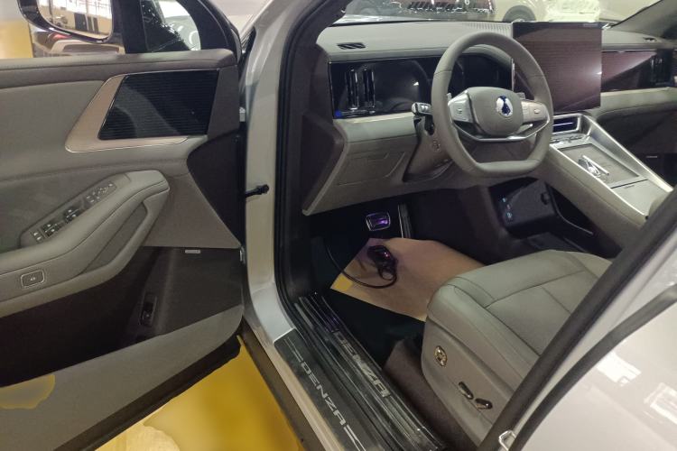 Used Denza N8L 2025 Model Zunrong Model Driver Seat