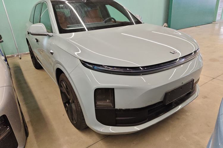 Used Li Auto L6 2025 Max Smart Refresh Edition Front Right 45 Deg