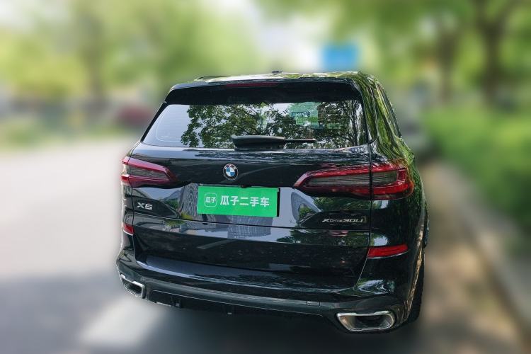 Used BMW X5 2022 xDrive 30Li Luxury M Sport Package
