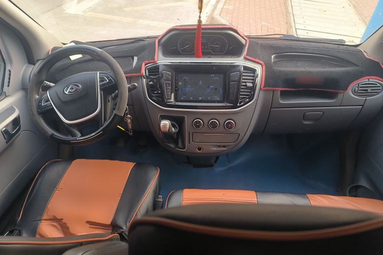 Used SAIC MAXUS Xintu V80 2020 2.5T Manual Classic City Delivery King Short Wheelbase Mid-Roof Design 2/3 Seats