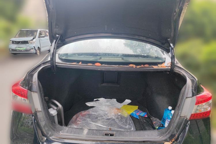 Used Nissan Sylphy 2014 1.6XV CVT Deluxe Edition Trunk