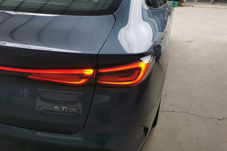 Used BYD Seal 06 New Energy 2024 DM-i 120KM Prestige Model Right Rear Taillight