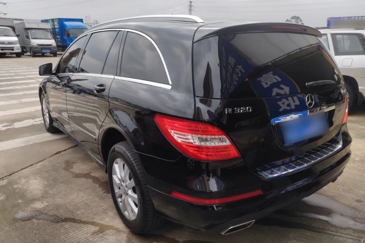 Used Mercedes-Benz R-Class 2017 R 320 4MATIC Business Edition Prestige Model Exterior 2