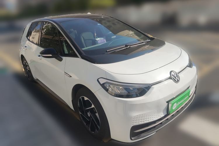 Used Volkswagen ID.3 2023 Pure Smart Edition Front Right 45 Deg