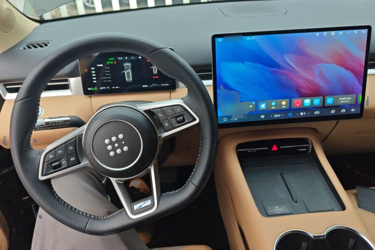 Used Landian E5 PLUS 2025 165 km Long-Range Travel Custom Edition 7 Seats
