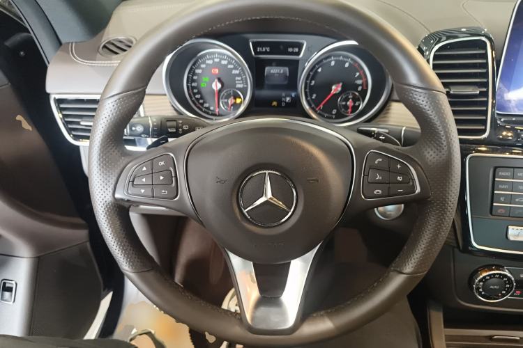Used Mercedes-Benz GLE 2018 GLE 320 4MATIC Luxury Collection Edition Steering Wheel