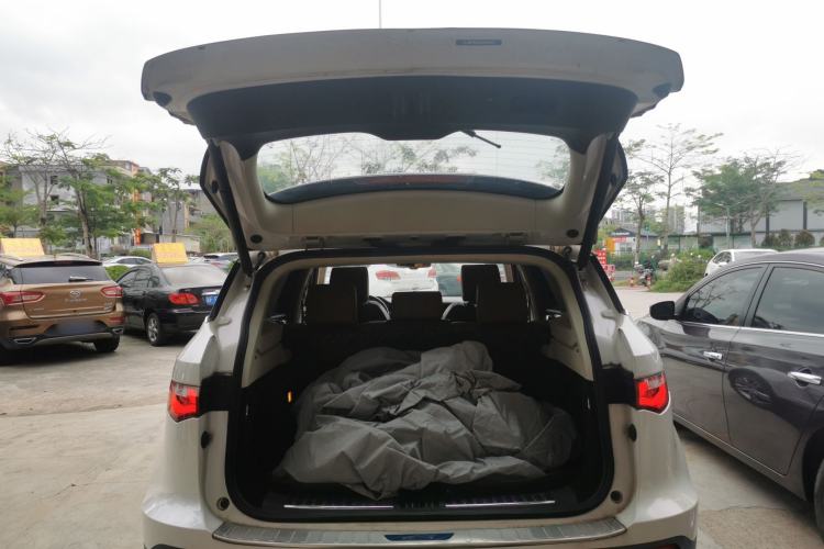 Used Zotye T700 2017 1.8T Dual-Clutch Prestige Model Trunk