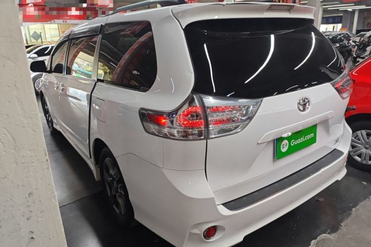 Used Toyota Sienna 2019 3.5L Two-Wheel Drive LE Trim 7 Seats U.S. Specification
