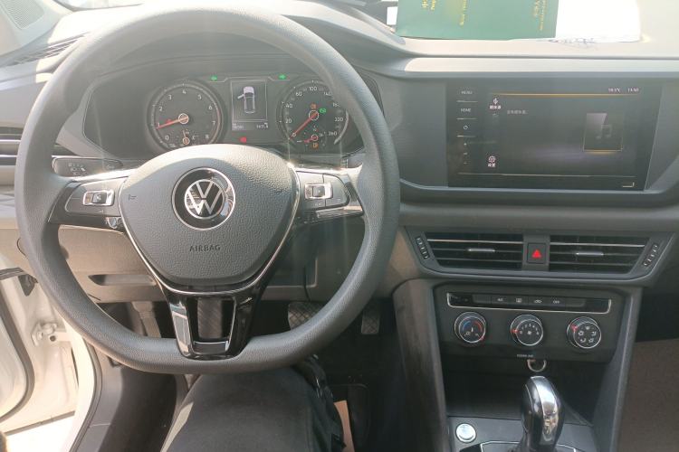 Used Volkswagen Tharu 2021 280TSI Two-Wheel Drive Trend Edition Center Console