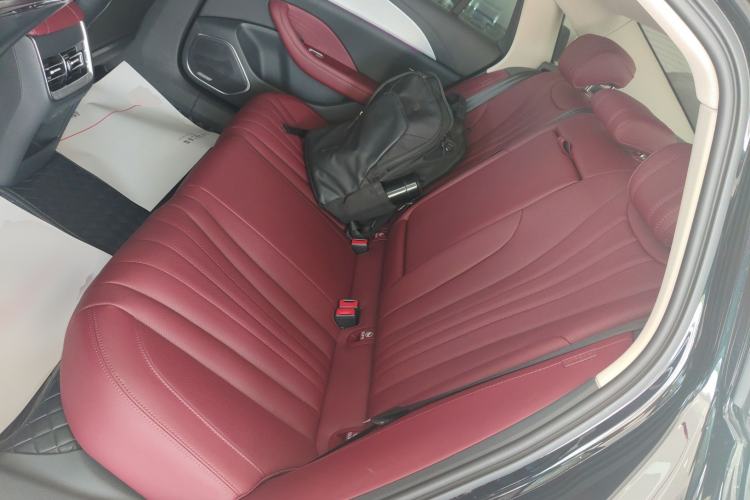 Used Hongqi H5 PHEV 2025 170 Super Hybrid Version Left Rear Seat