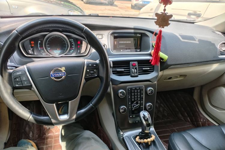 Used Volvo V40 2014 2.0T Zhiya Edition