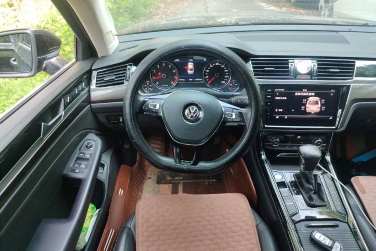 Used Volkswagen Phideon 2019 380TSI Two-Wheel Drive Business Edition China VI Standard
