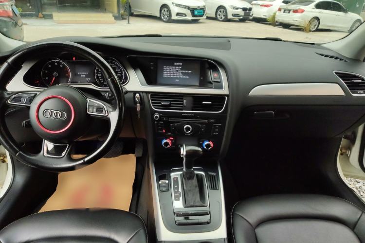 Used Audi A4L 2015 35 TFSI Automatic Standard Model Center Console