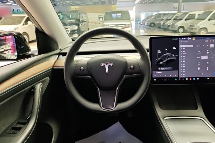 Used Tesla Model Y 2021 Long-Range All-Wheel-Drive Version