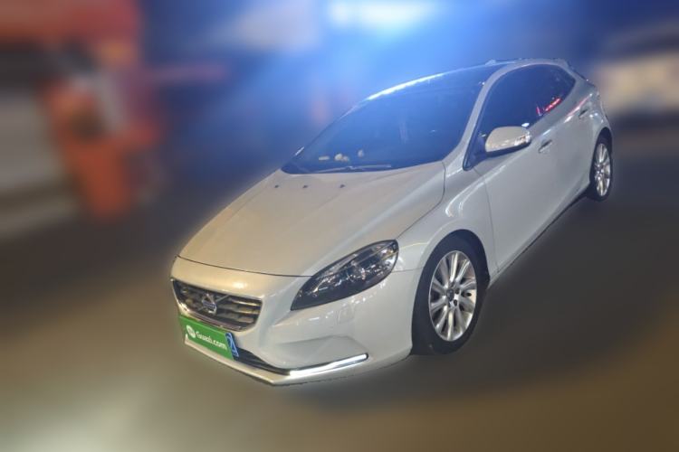 Used Volvo V40 2015 1.6T Zhiyi Edition