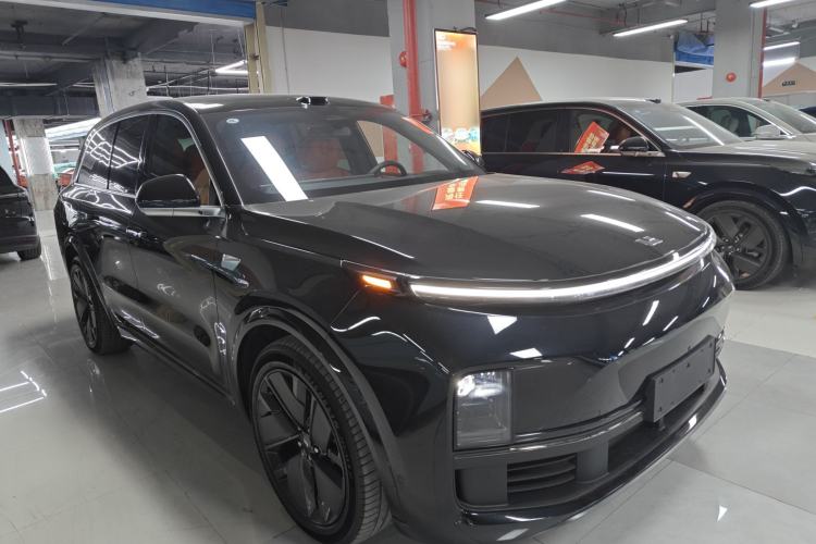 Used Li Auto L8 2025 Max Smart Refresh Edition
