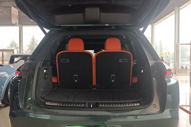 Used Li Auto L8 2023 Pro Model
