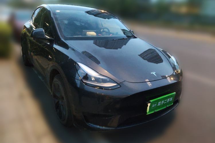 Used Tesla Model Y 2024 Rear-Wheel-Drive Version Front Right 45 Deg