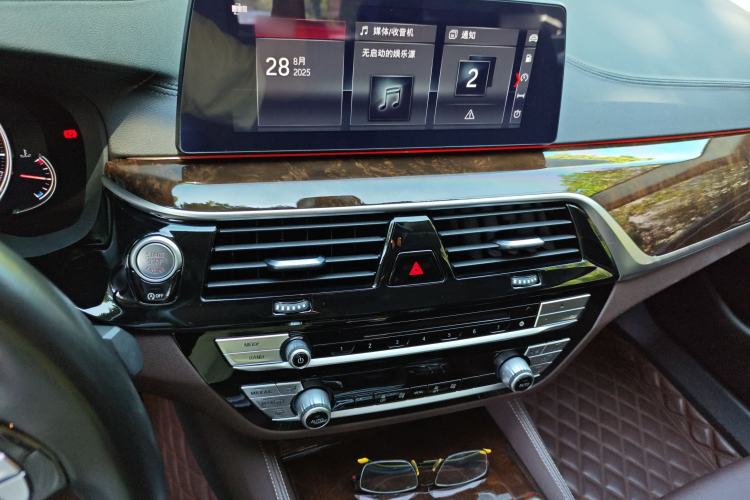 Used BMW 5 Series 2018 525Li Luxury Package
