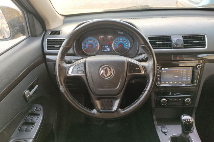 Used Dongfeng Fengon 370 2016 1.5L Manual Luxury Version SFG15-02 7 Seats
