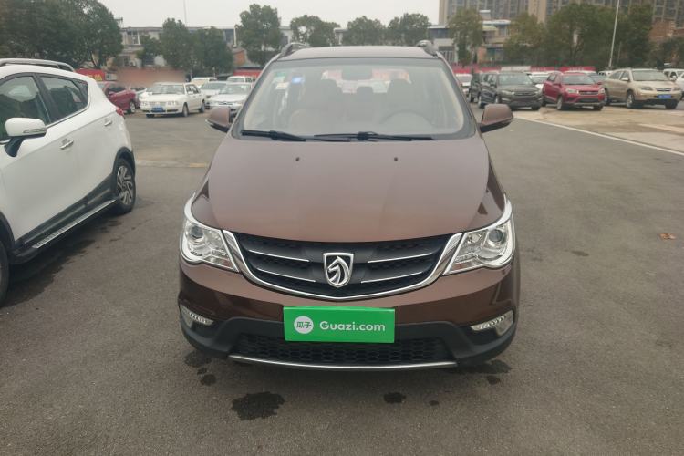 Used Baojun 730 2014 1.5L manual Comfort ESP version 7 seats
