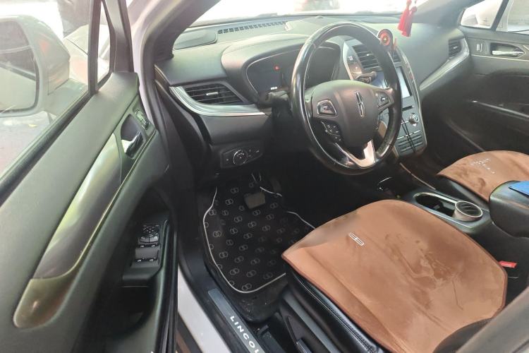 Used Lincoln MKC 2017 2.0T Two-Wheel Drive Deluxe Edition Driver Seat