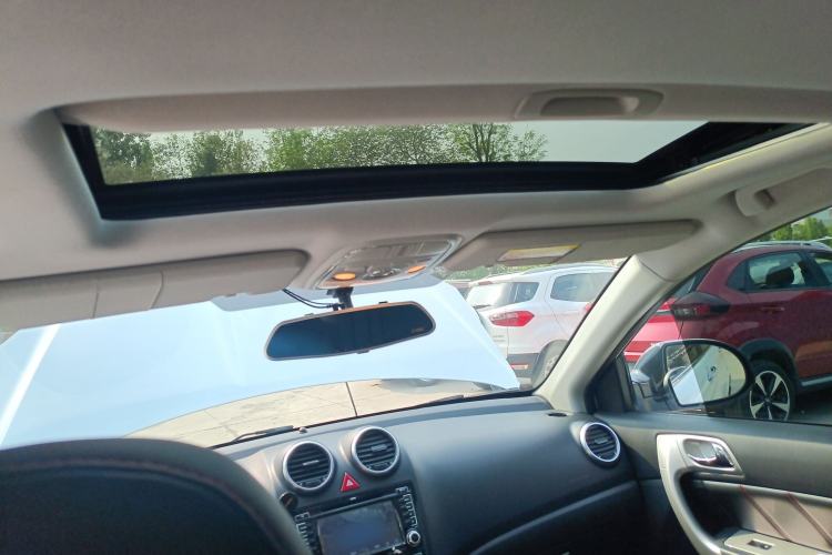 Used Haval H6 2016 Upgraded Model 1.5T Automatic Two-Wheel Drive Elite Version Headliner