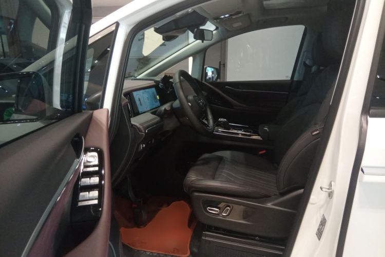 Used GAC Trumpchi M8 2024 Master Series 400T Prestige Edition