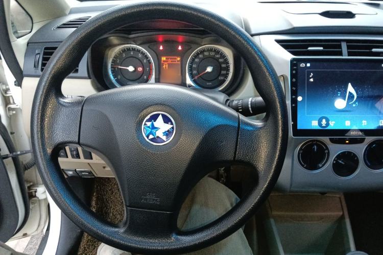 Used Venucia R50 2014 1.6L Manual Splendid Edition
