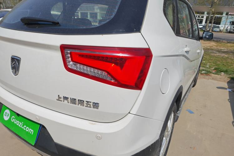 Used Baojun 560 2015 1.8L manual Comfort trim level
