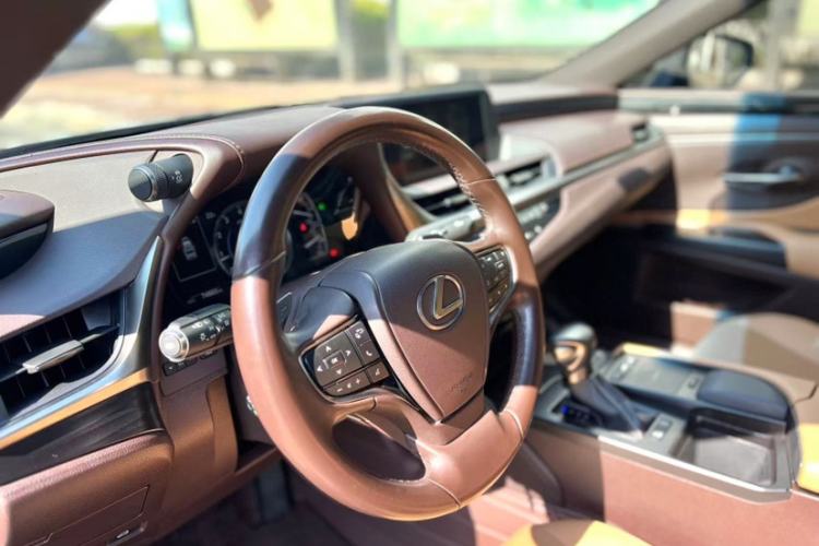 Used Lexus ES 2020 260 Excellence Edition