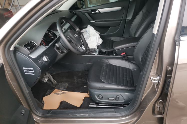 Used Volkswagen Magotan 2015 1.8TSI Advanced Model Left Front Seat