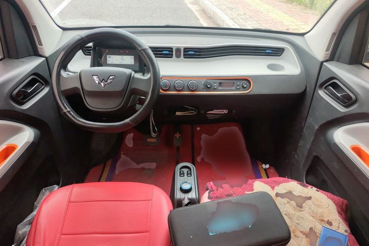 Used Wuling Hongguang MINIEV 2021 Macaron Fashion Edition Lithium-Ion Battery Center Console