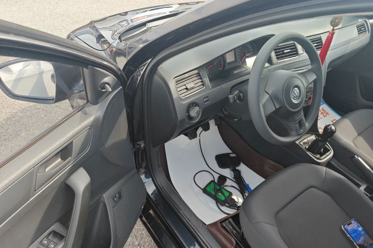 Used Volkswagen Santana 2015 1.6L Manual Fashion Edition Driver Seat