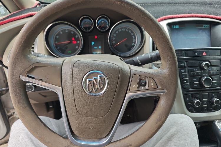 Used Buick GT 2012 GT 1.8L Automatic Fashionable Leather Edition Steering Wheel