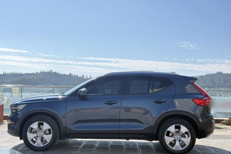 Used Volvo XC40 2022 T4 Four-Wheel Drive Smart & Stylish Edition