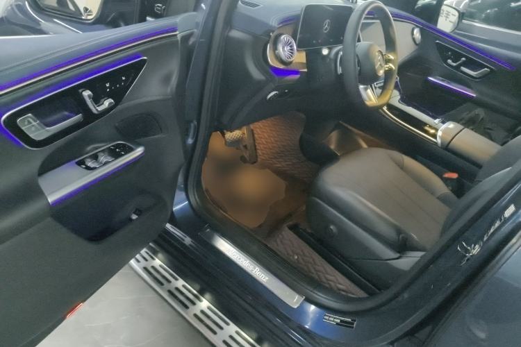 Used Mercedes-Benz EQE SUV 2023 350 4MATIC Pioneer Edition Driver Seat