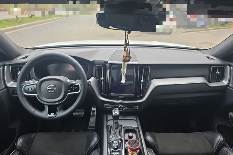 Used Volvo XC60 2019 T5 4x4 Zhiyuan Sport Edition China V Standard Interior 2