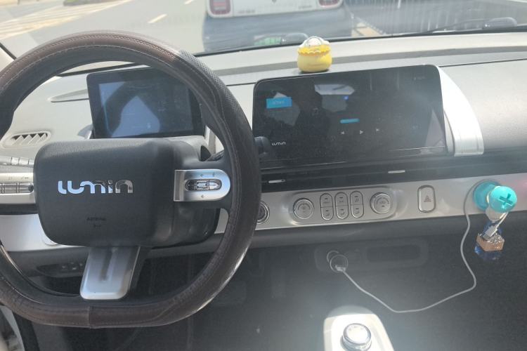 Used CHANGAN NEVO Lumin 2022 210km Sweet Edition Center Console