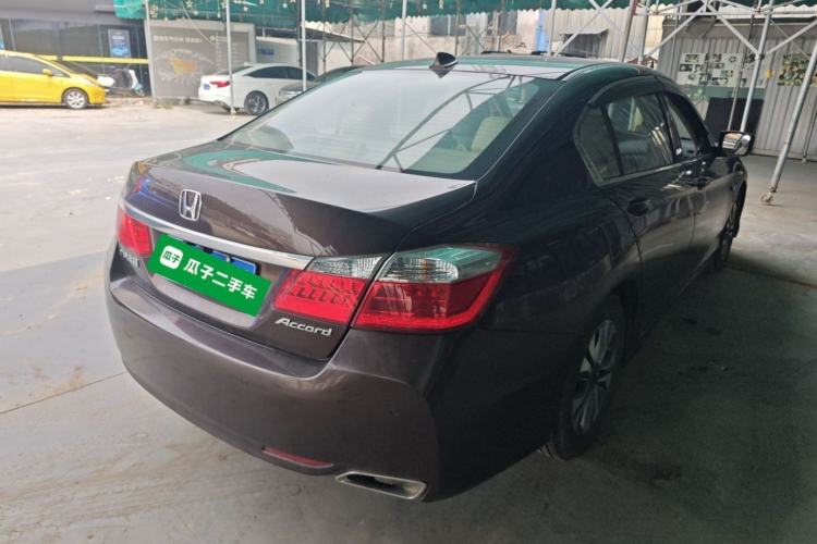 Used Honda Accord 2014 2.0L EX Luxury Edition Rear Right 45 Deg