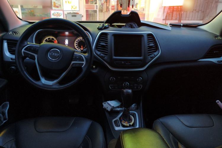 Used Jeep Cherokee 2016 2.4L Leading Smart Version