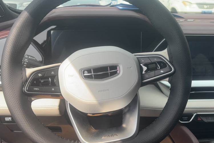 Used Geely Auto Monjaro L 2021 2.0TD DCT EVO Two-Wheel Drive Smart Luxury Version Steering Wheel