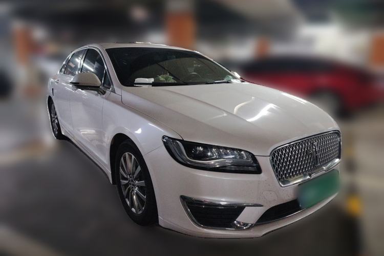 Used Lincoln MKZ 2018 2.0T Premium Edition Front Right 45 Deg
