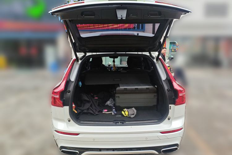 Used Volvo XC60 2019 T5 4x4 Smart & Dynamic Sport Edition China VI Standard