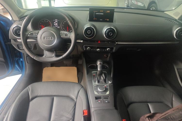 Used Audi A3 2016 Limousine 35 TFSI Style Edition Center Console